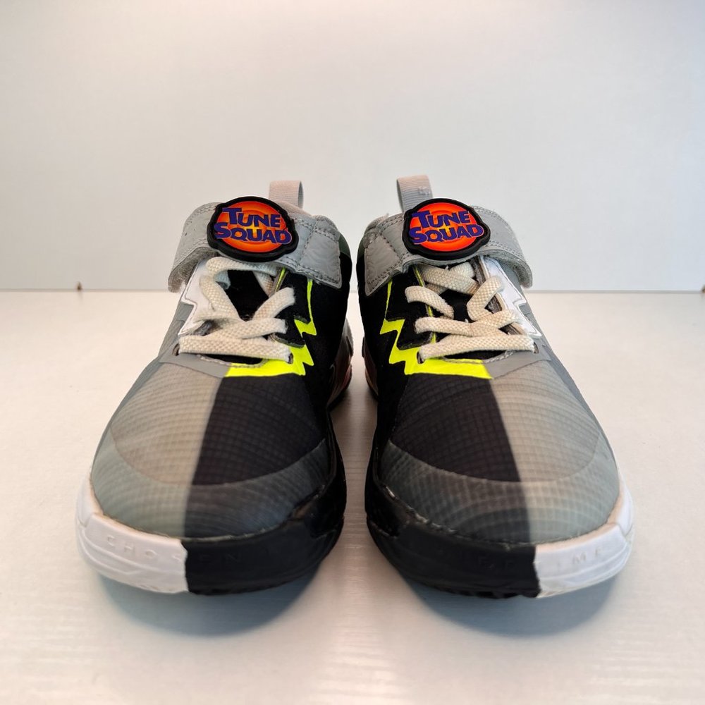 LeBron 18 Low "Bugs vs Marvin" size 13C